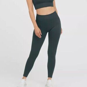 SPANX Seamless Sculpt Chevron Ribbed Leggings in Dark Emerald Size L